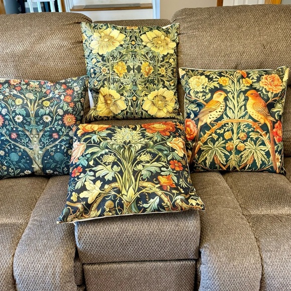 The Unbranded Brand Other - 4/Floral and Bird Patterned Throw Pillow Set